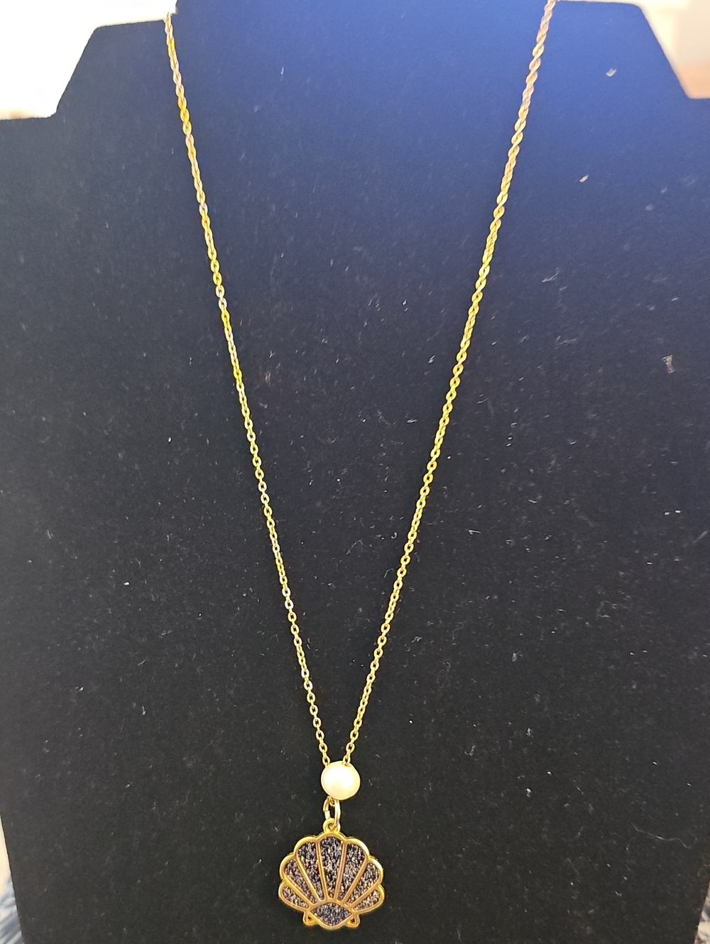Gold Shell Pendant Necklace with Pearl Accent. About 18".